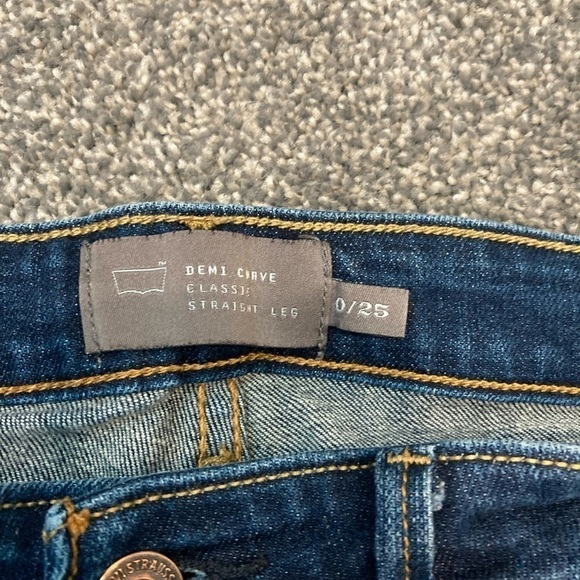 Levi’s Demi Curve Classic Straight Leg - Picture 9 of 10